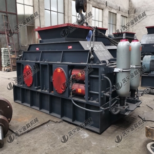 2PGY1000x700全自動(dòng)液壓對輥制砂機(jī)發(fā)貨圖片 