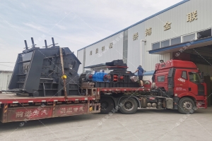 1000*700液壓對(duì)輥制砂機(jī)，1210反擊破發(fā)往四川