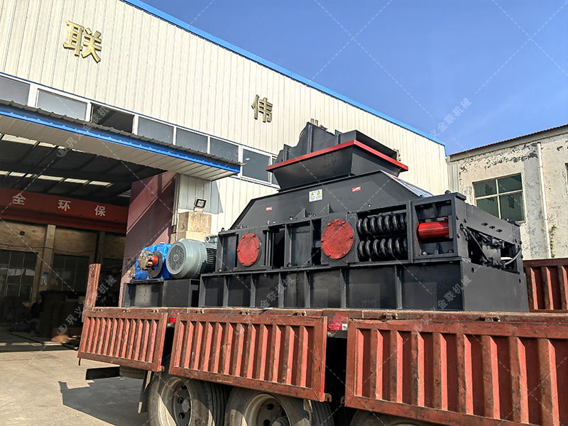 對輥破碎機如何選型？出料粒度怎么調(diào)大?。?/></span></p><p style=