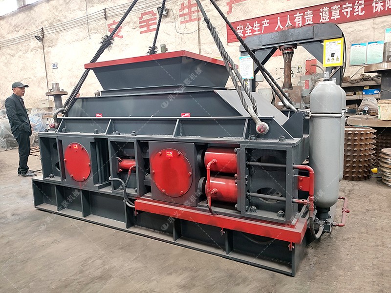 液壓對(duì)輥制砂機(jī)：如何輕松應(yīng)對(duì)鋼渣中的大塊物料？